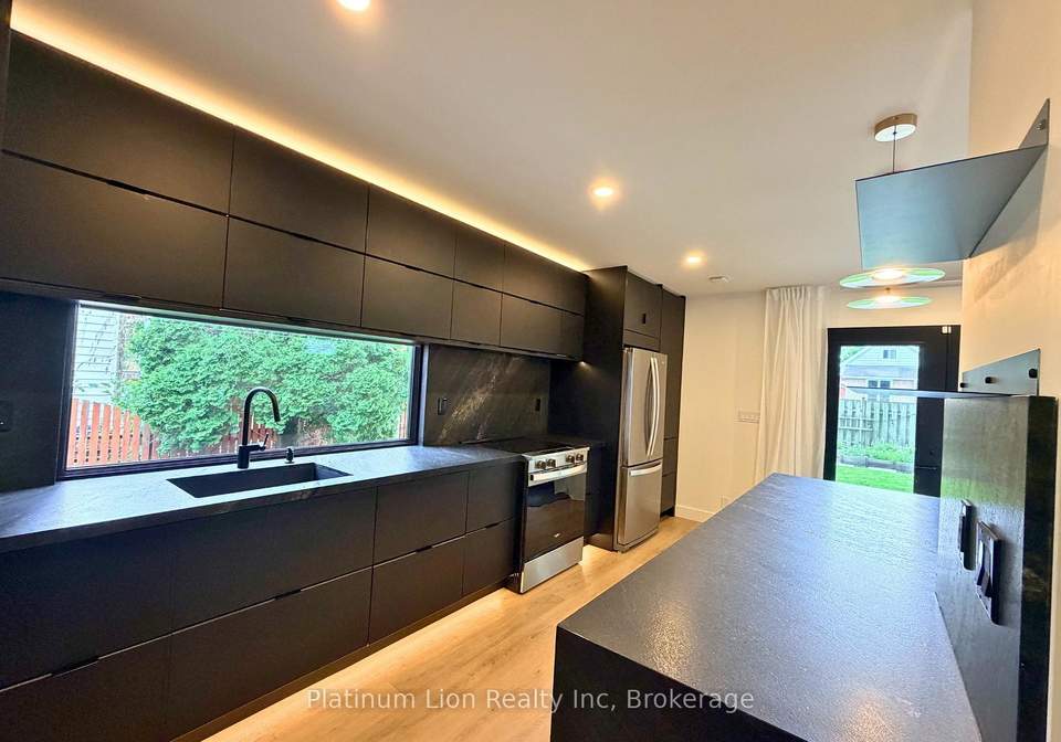 42-12-strathcona-avenue-brantford-ontario-x13460780