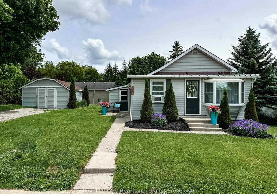 576-queen-street-north-huron-ontario-x13460978