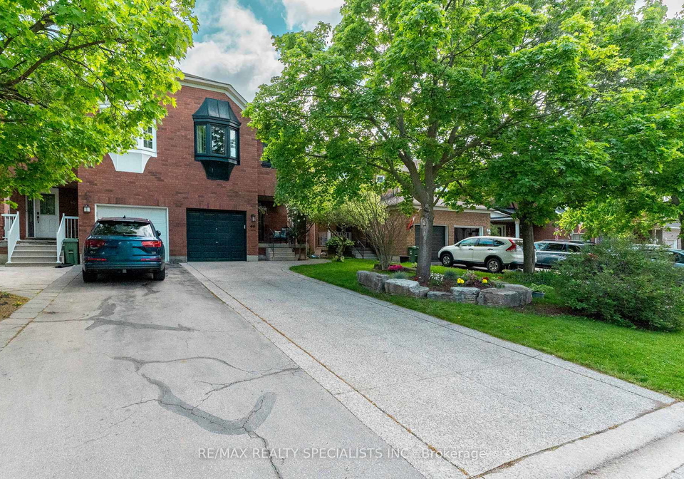 46-harnesworth-crescent-hamilton-ontario-x13461036