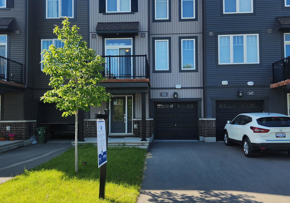 923-lixnaw-court-ottawa-ontario-x13461592
