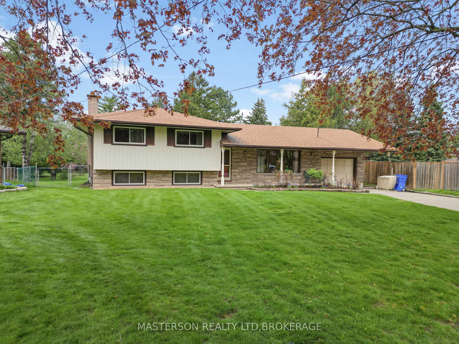 3-star-circle-st-catharines-ontario-x13461922