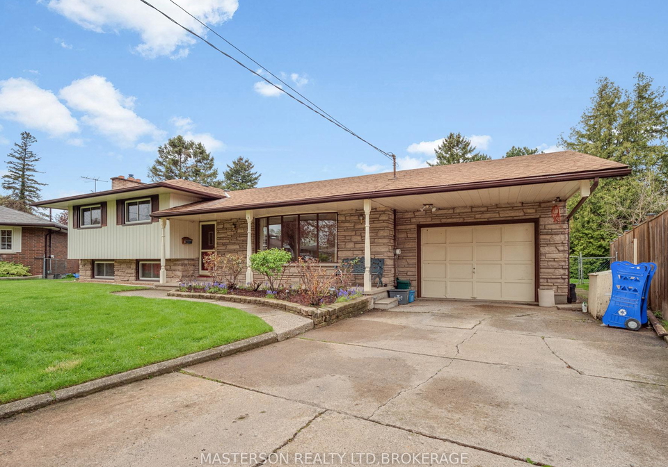 3-star-circle-st-catharines-ontario-x13461922