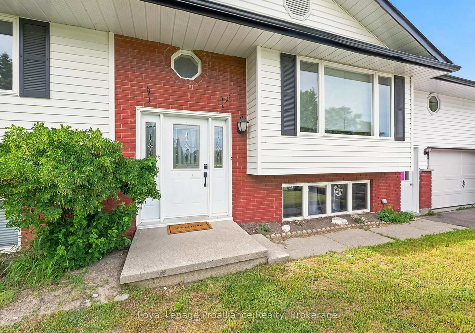 1316-county-road-64-quinte-west-ontario-x13462070