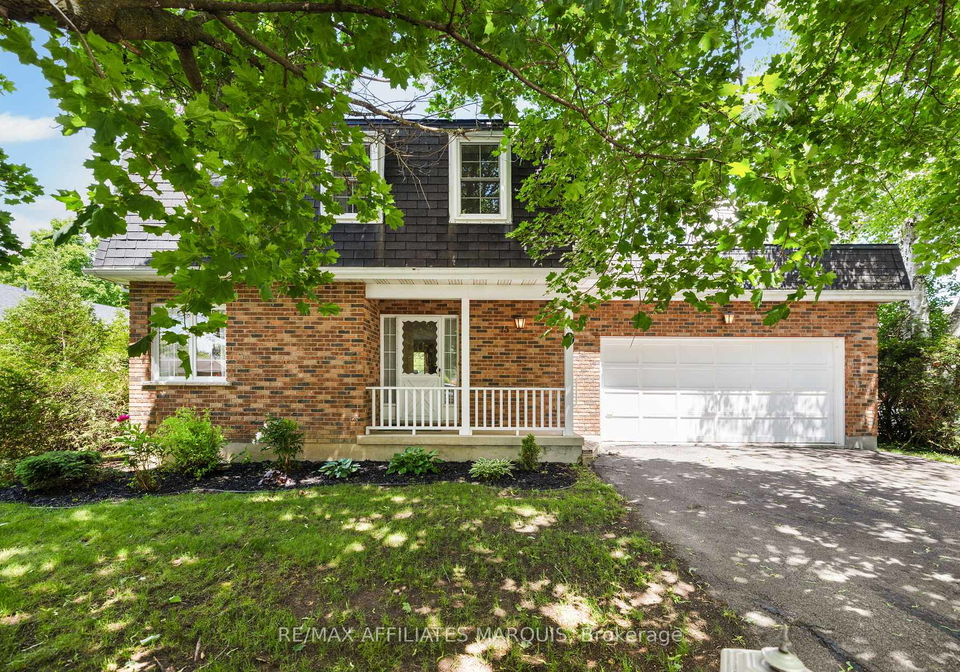 15-glenview-crescent-perth-ontario-x13462100