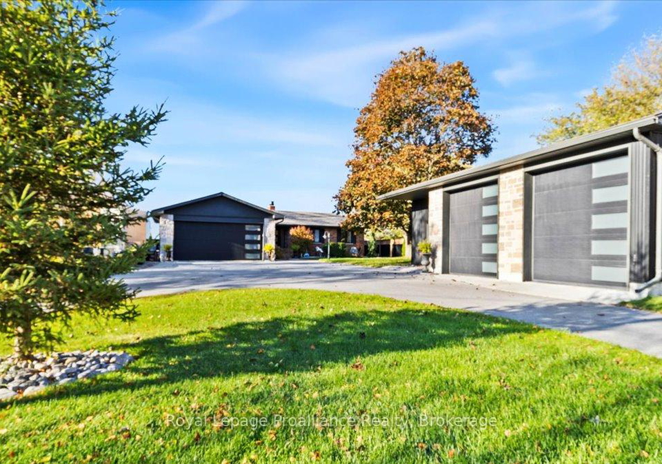 2728-county-road-3-prince-edward-county-ontario-x13462278