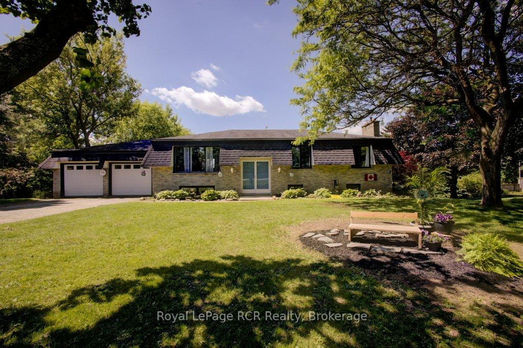 15-booth-street-e-mapleton-ontario-x13462444