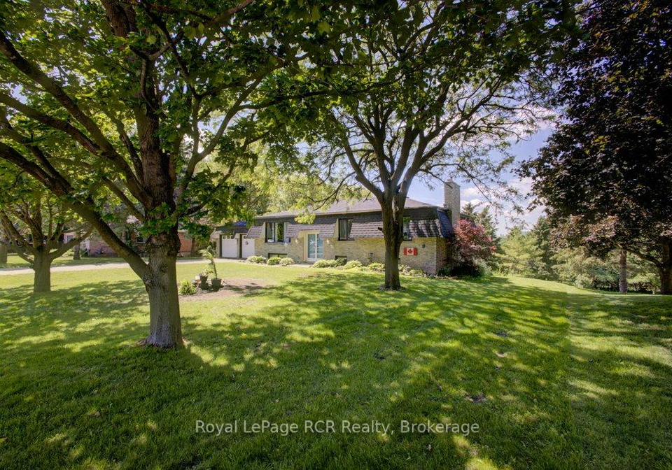 15-booth-street-e-mapleton-ontario-x13462444