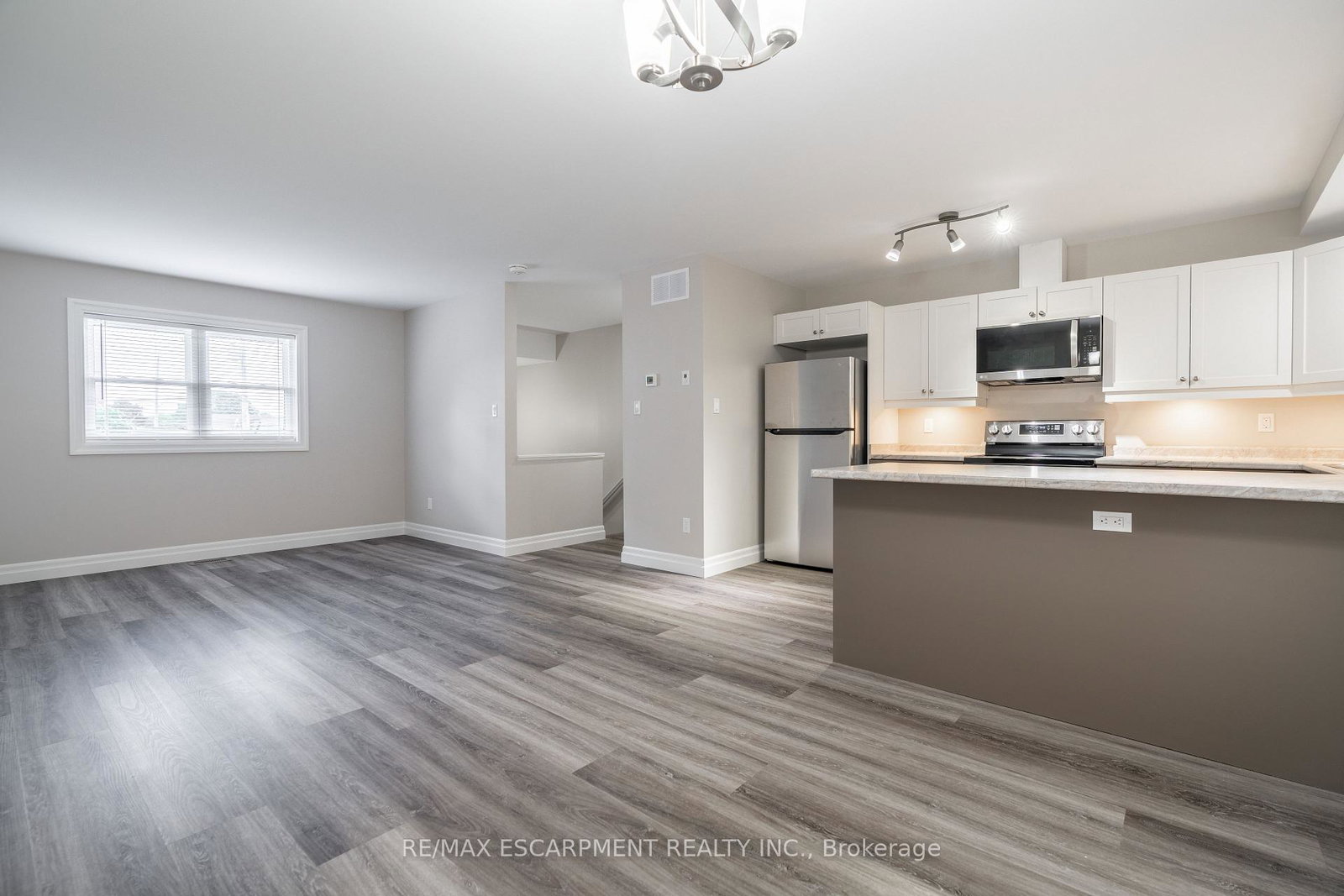 38-viewpoint-avenue-hamilton-ontario-x13462492
