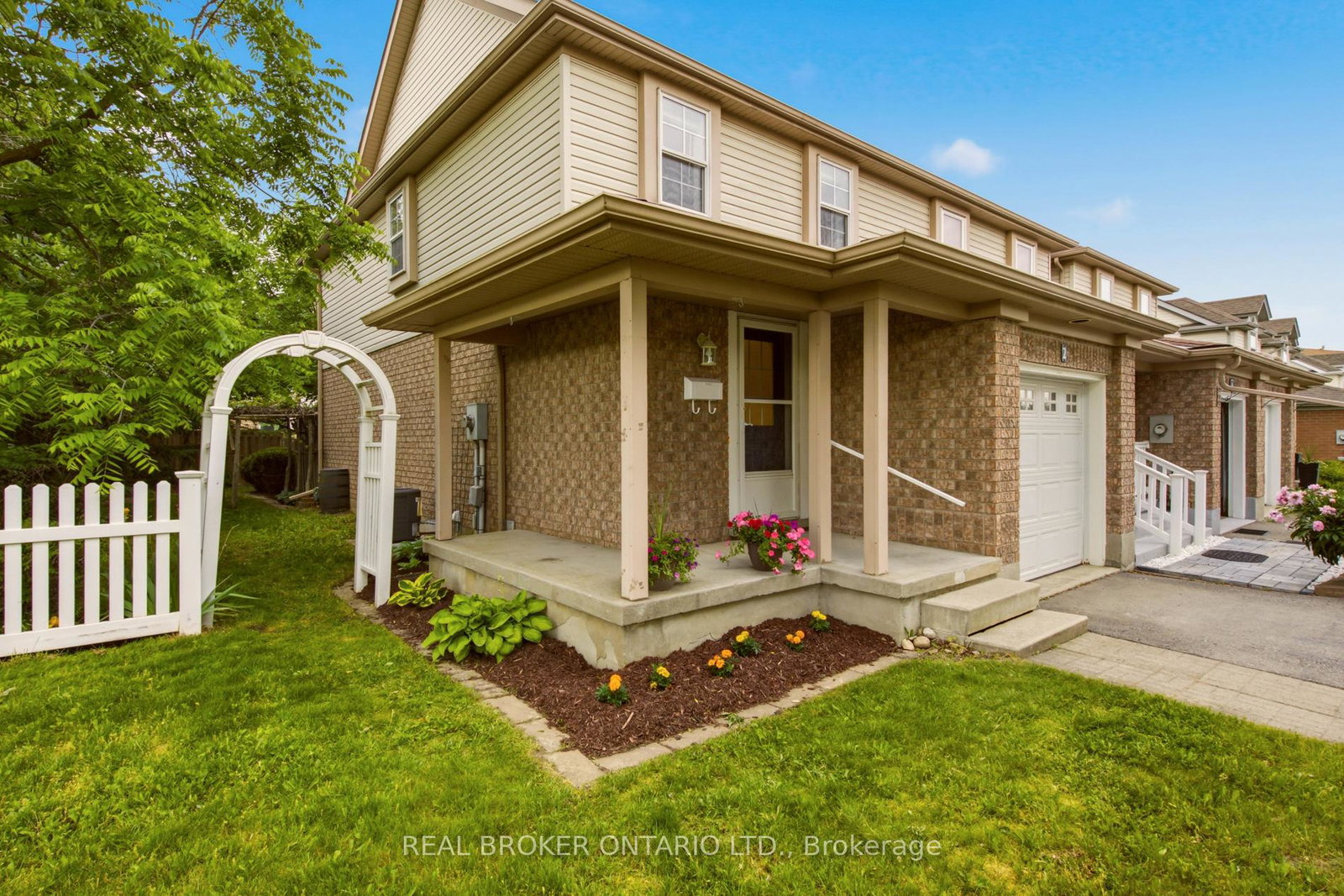 2-ireland-place-guelph-ontario-x13462552