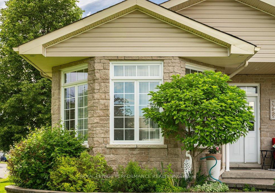 997-ada-barrington-private-ottawa-ontario-x13462640