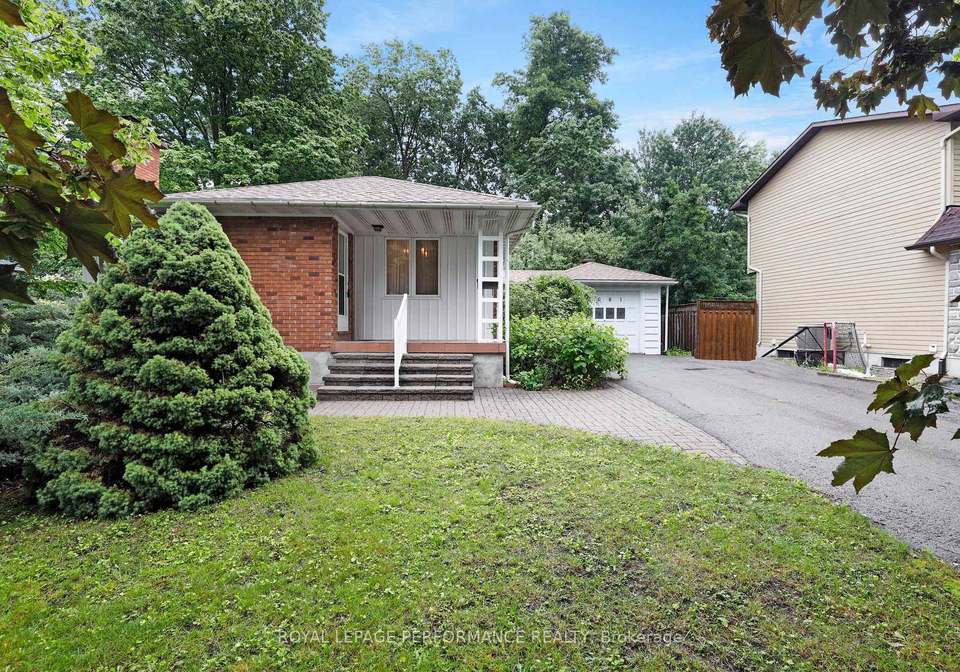 2061-fairbanks-avenue-ottawa-ontario-x13462794