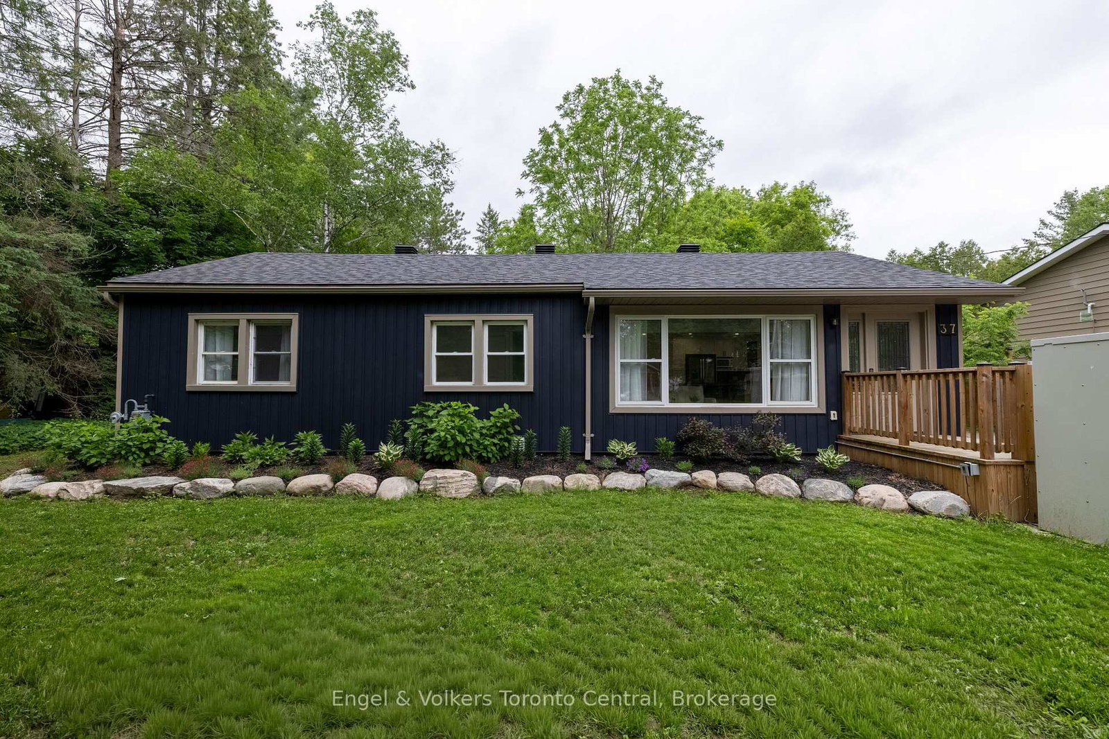 37-spencer-street-bracebridge-ontario-x13462856