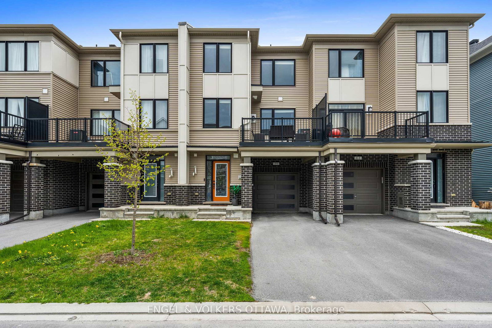 59-ursid-mews-ottawa-ontario-x13463564