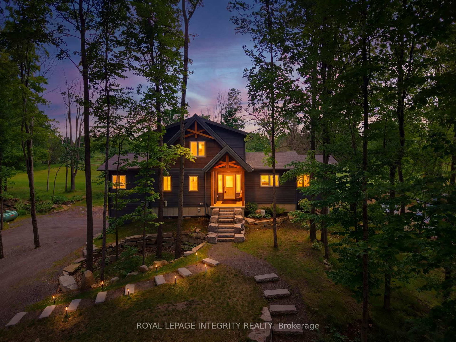 39-morning-flight-court-greater-madawaska-ontario-x13463996