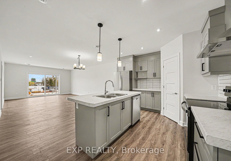 488-falcon-lane-russell-ontario-x13464022