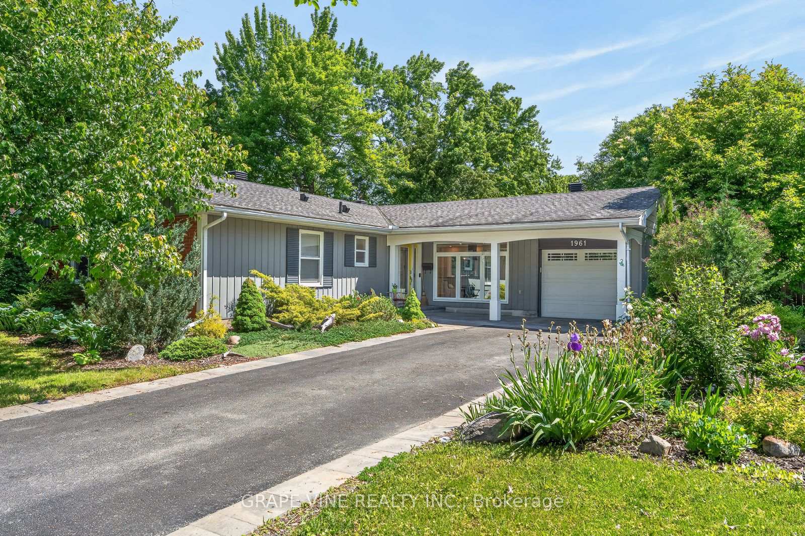1961-oakdean-crescent-ottawa-ontario-x13464372