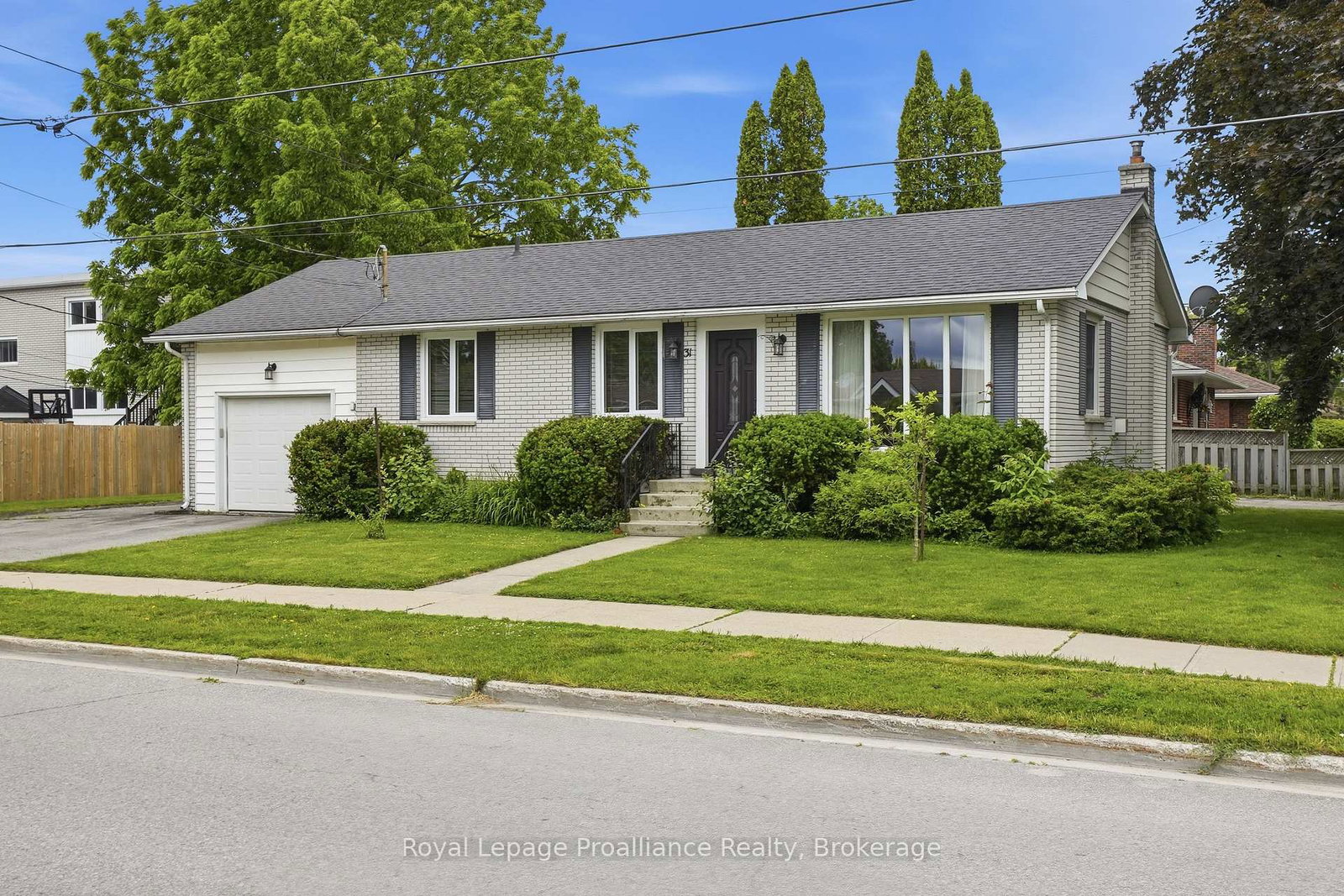 31-downes-avenue-prince-edward-county-ontario-x13464898