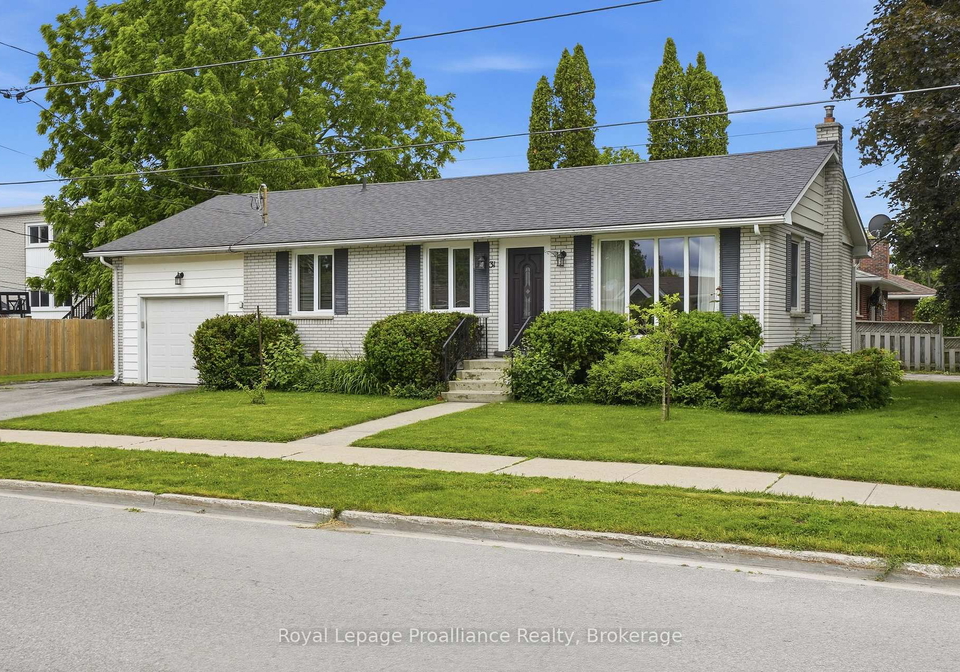 31-downes-avenue-prince-edward-county-ontario-x13464898