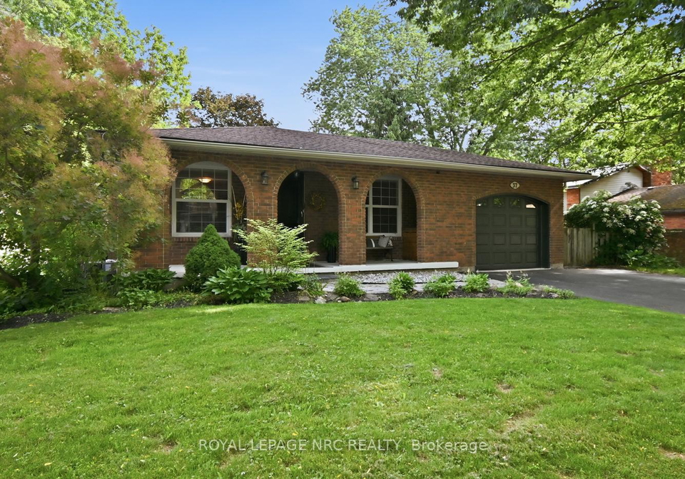 37-spruceside-crescent-pelham-ontario-x13465252
