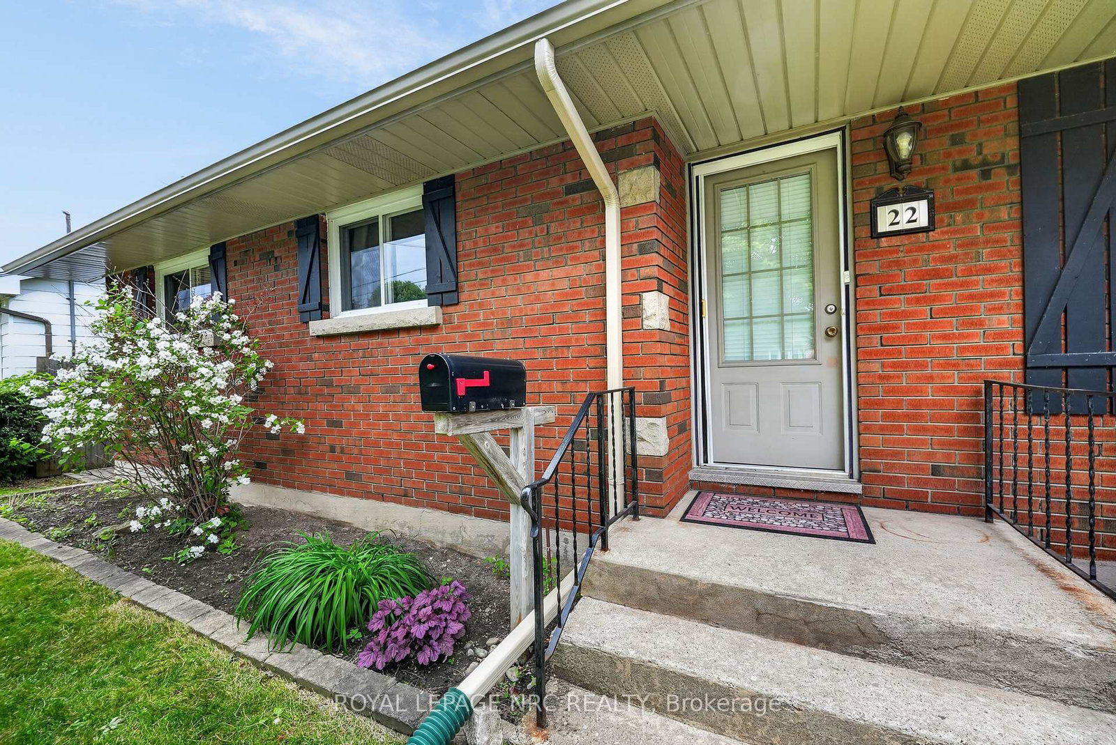 22-mckenzie-street-st-catharines-ontario-x13465688