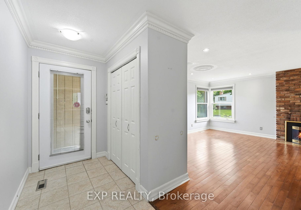 956-gold-crescent-ottawa-ontario-x13465826
