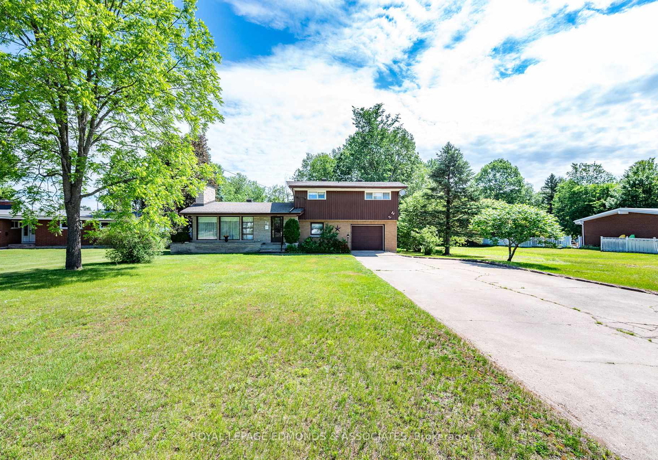 28-barry-street-laurentian-valley-ontario-x13467120