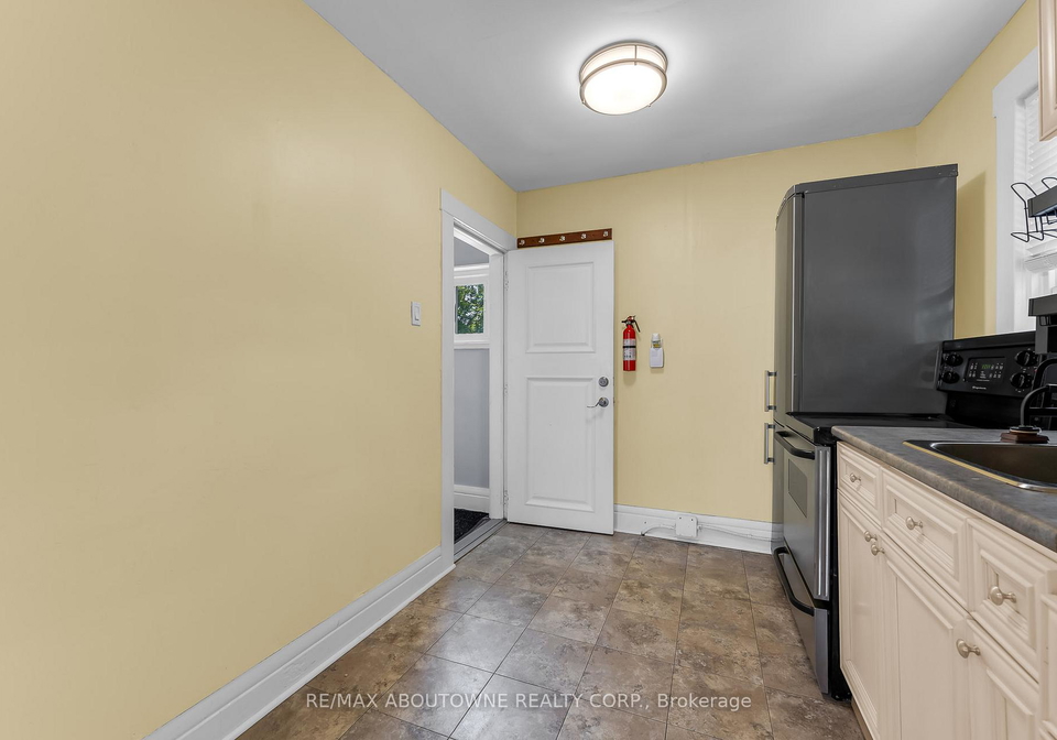 153-lake-street-st-catharines-ontario-x13467492