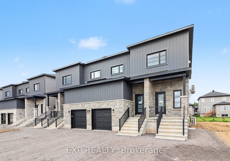 1137-montblanc-crescent-russell-ontario-x13467656
