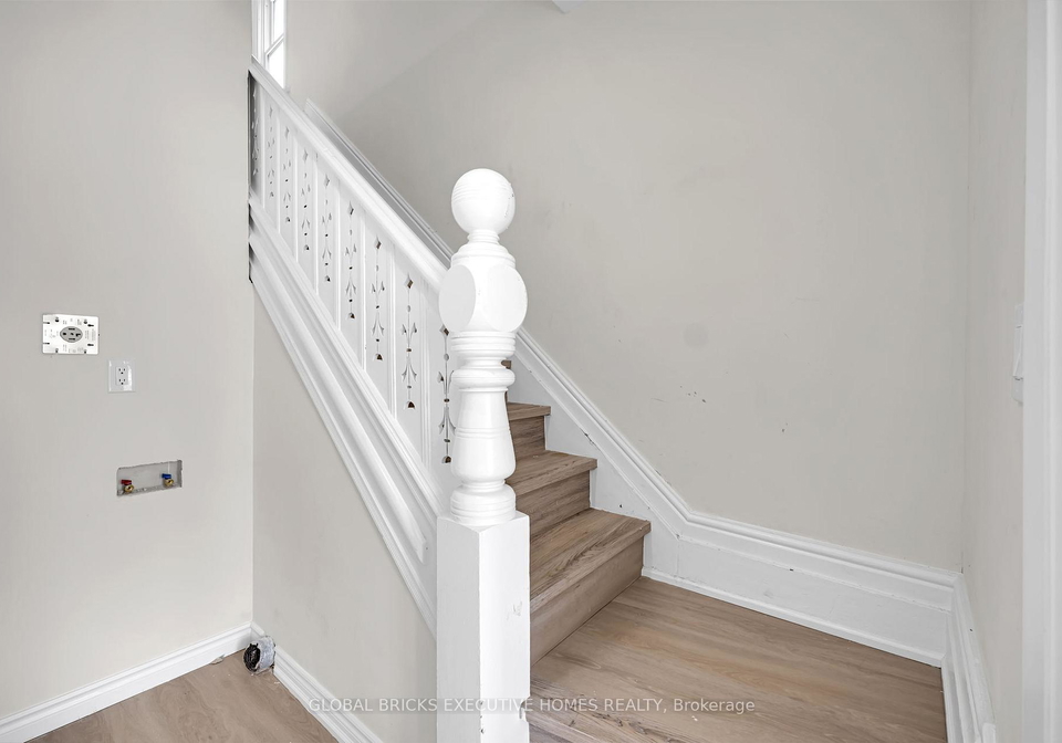 108-lindsay-street-s-kawartha-lakes-ontario-x13467730