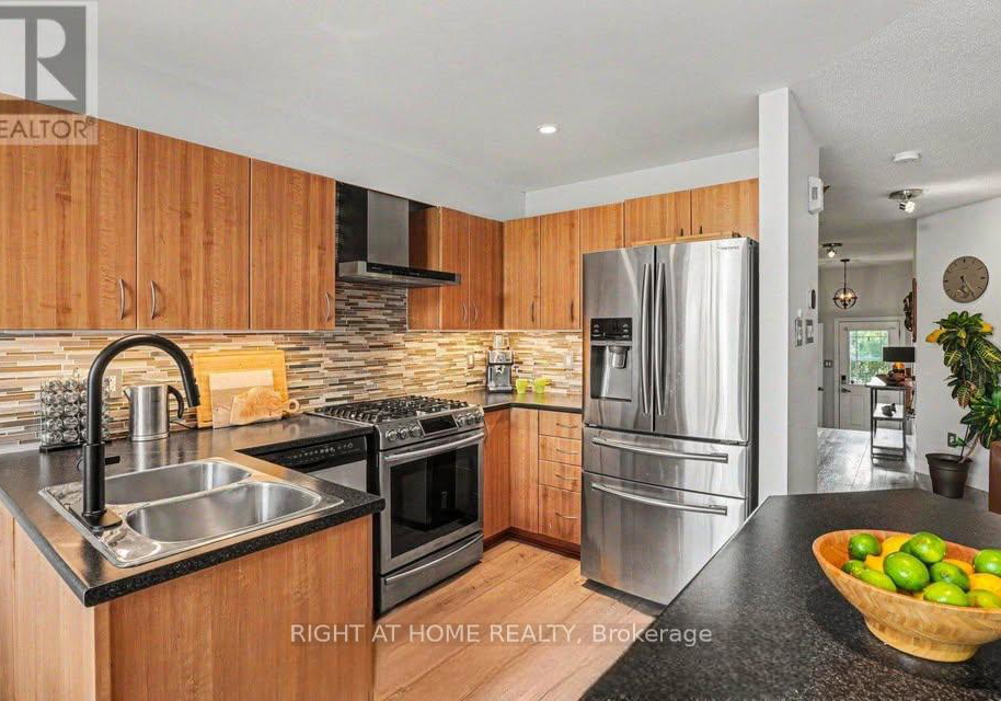 2064-dunollie-crescent-kanata-ontario-x13468012