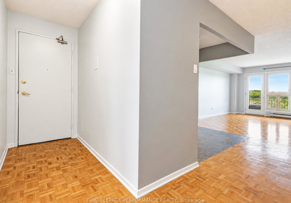 158c-mcarthur-avenue-ottawa-ontario-x13468966