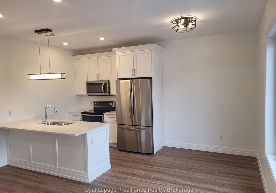 15-bay-street-quinte-west-ontario-x13468980