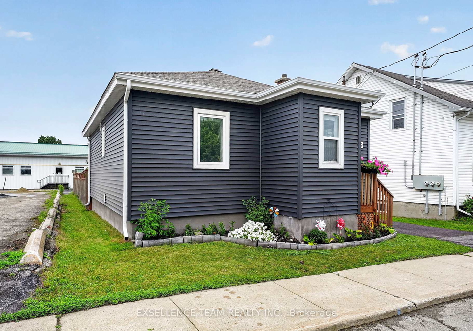 99-lochiel-street-e-north-glengarry-ontario-x13469924