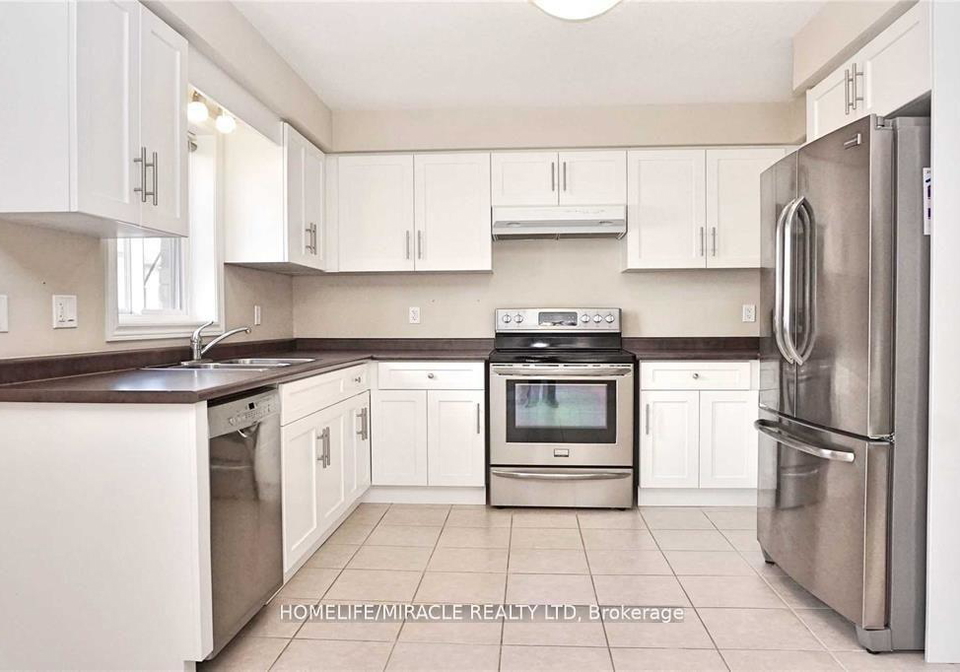 11-sandybay-avenue-kitchener-ontario-x13470300