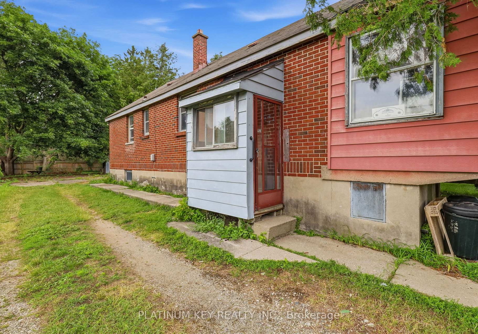 1271-crumlin-side-road-london-east-ontario-x13470474