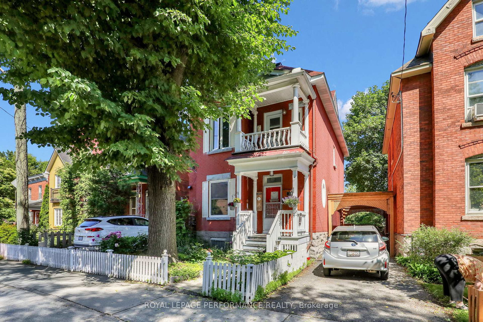 205-flora-street-ottawa-ontario-x13471152