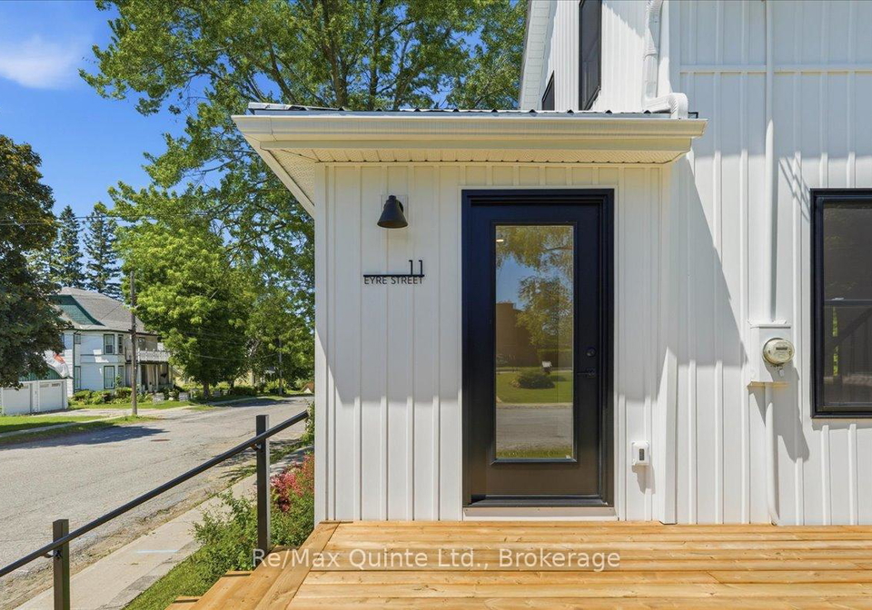 11-eyre-street-prince-edward-county-ontario-x13471258
