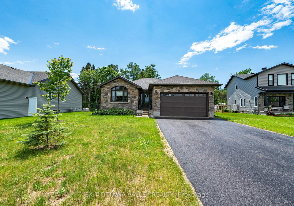 1038-beatty-crescent-deep-river-ontario-x13472448