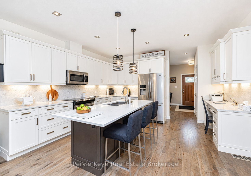 6-serenity-place-crescent-huntsville-ontario-x13472772