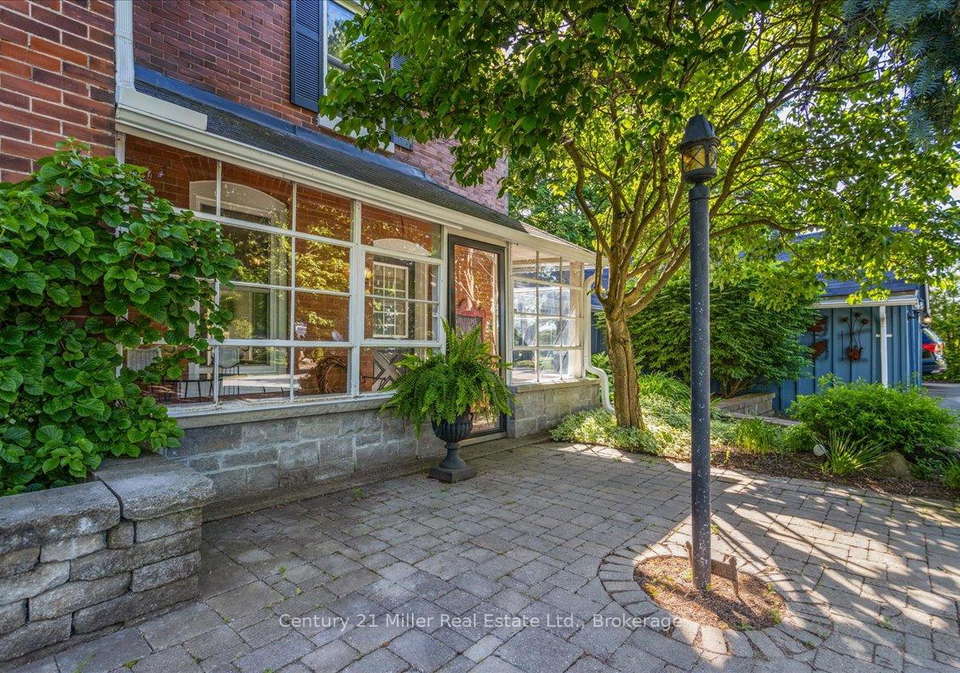 585-dundas-street-e-hamilton-ontario-x13473008