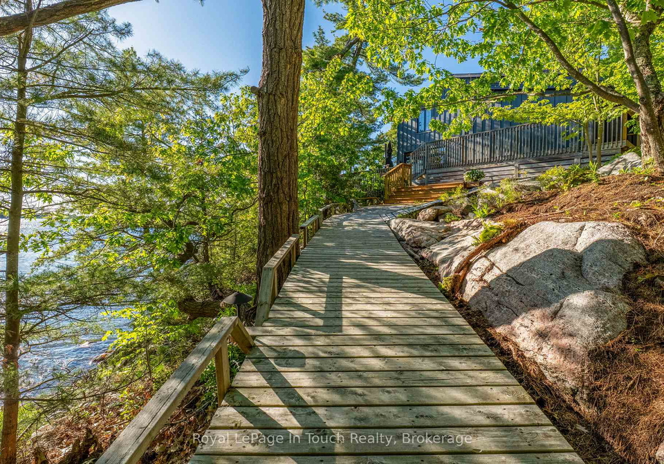 1-gb466-tower-island-island-the-archipelago-ontario-x13473036
