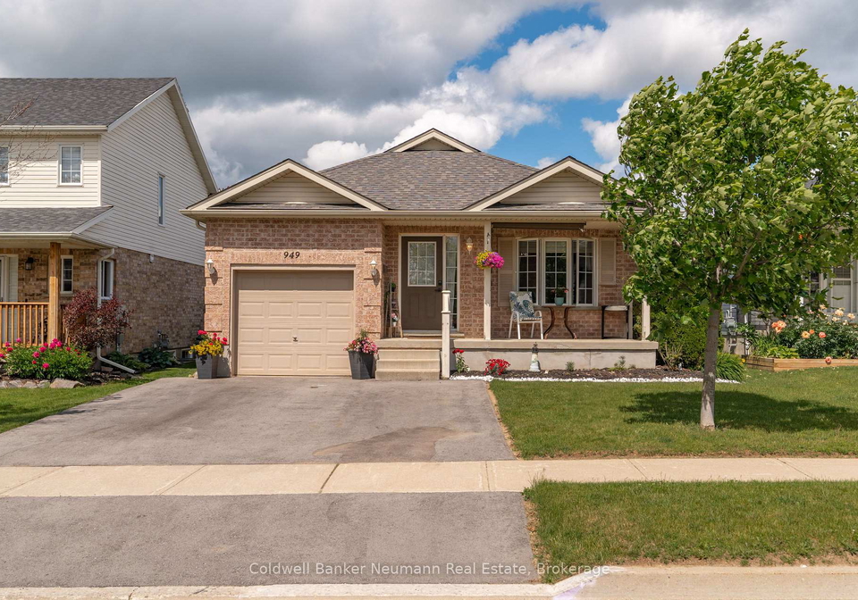 949-gzowski-street-centre-wellington-ontario-x13473378
