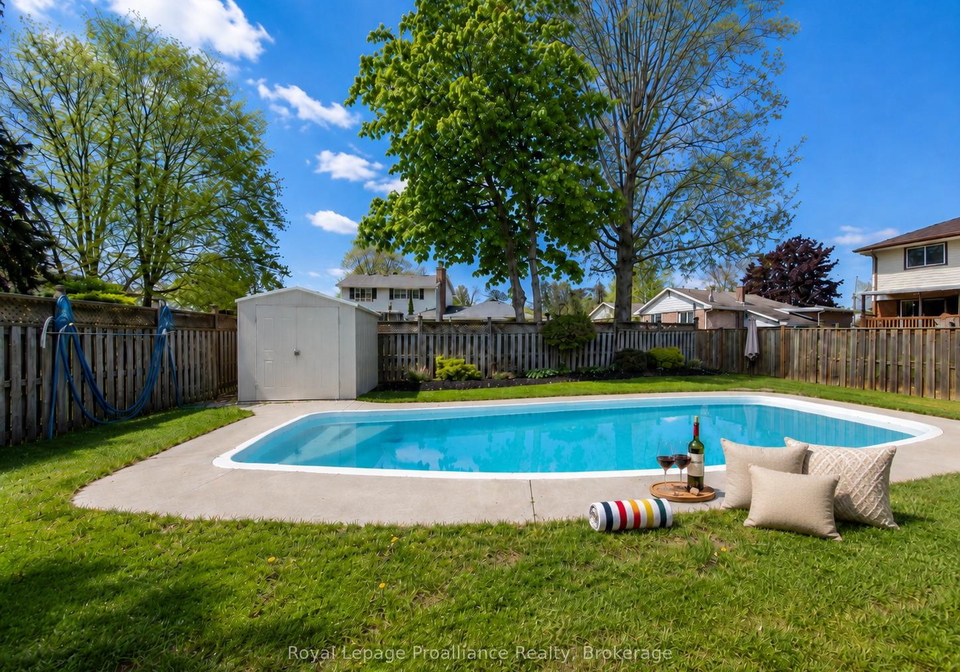 49-plaza-square-belleville-ontario-x13474758