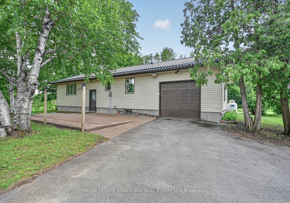 83-broadview-avenue-w-rideau-lakes-ontario-x13475012