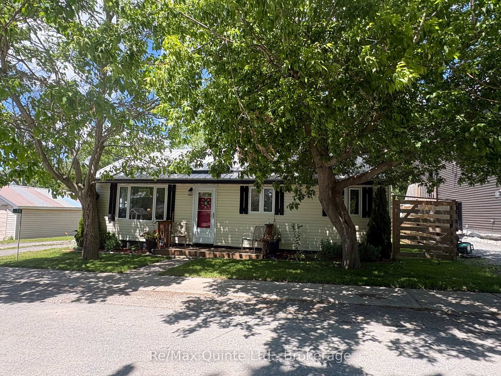 14-bay-avenue-prince-edward-county-ontario-x13475122