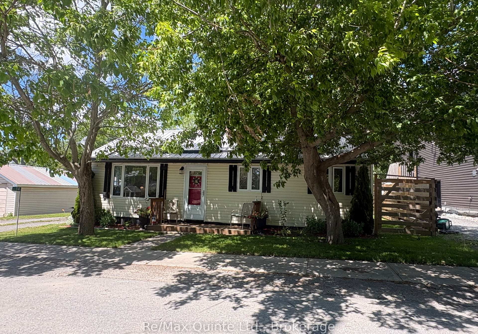 14-bay-avenue-prince-edward-county-ontario-x13475122
