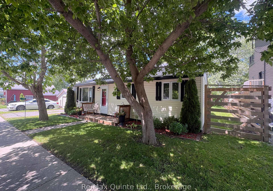 14-bay-avenue-prince-edward-county-ontario-x13475122