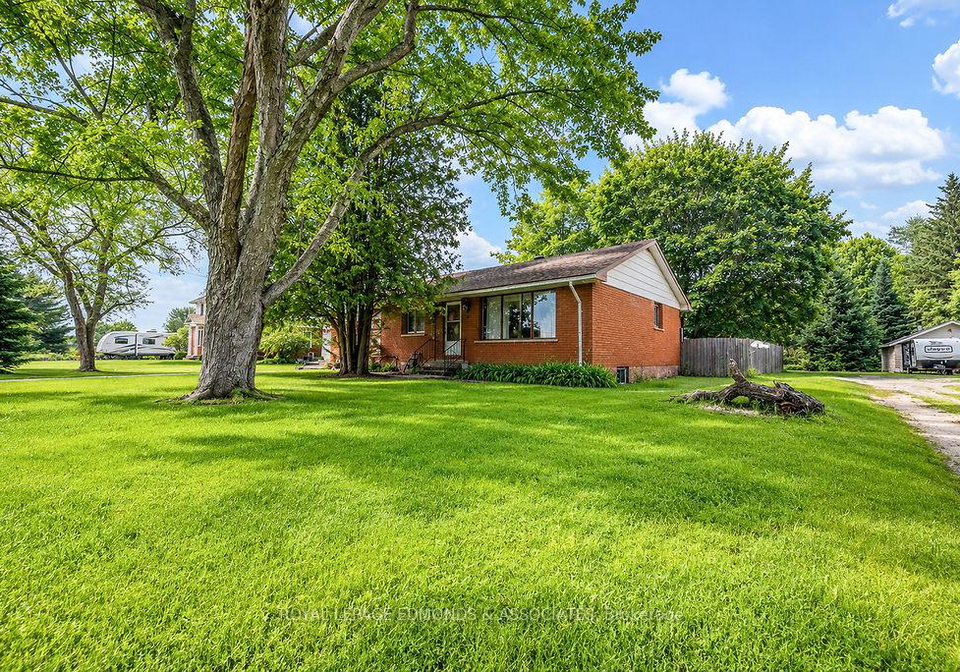 27-achray-road-laurentian-valley-ontario-x13475282
