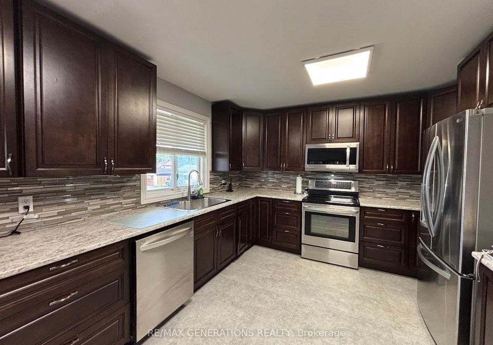 2-essa-place-manitouwadge-ontario-x13475306