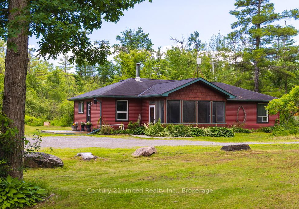17-fire-rte-79-trent-lakes-ontario-x13475336